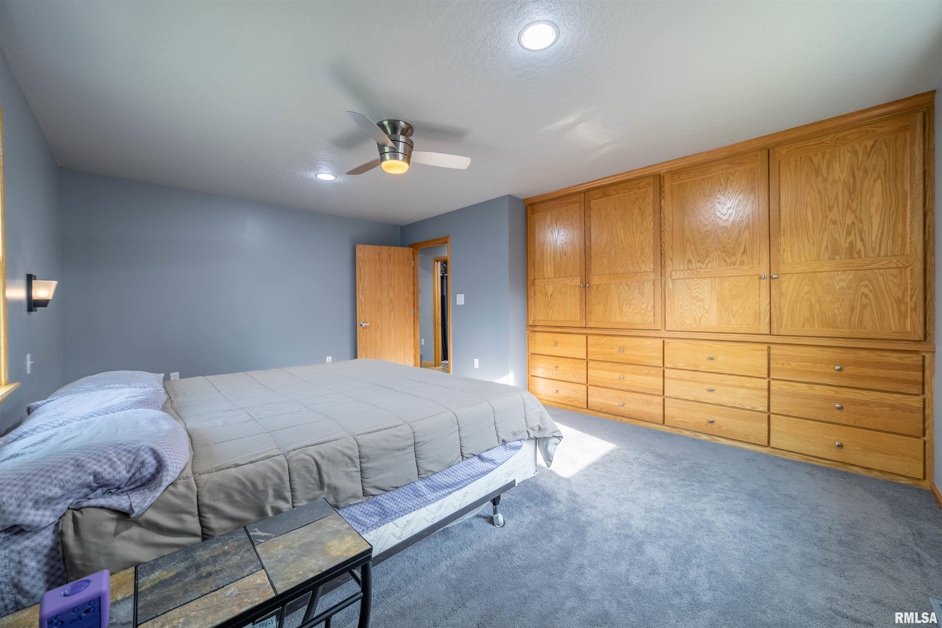 1110 E 1900th Street