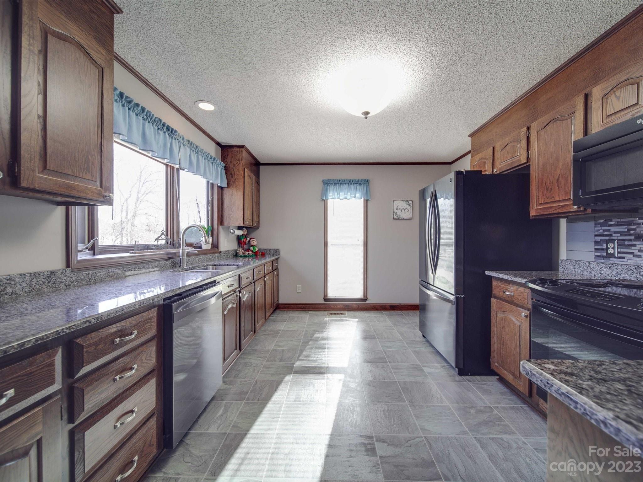113 Hunters Creek Drive