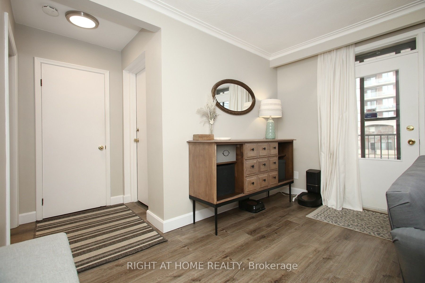 339 E Sheppard Ave 2