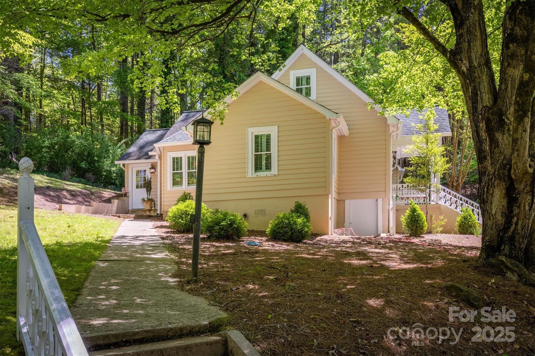 1026 Shelby Lane
