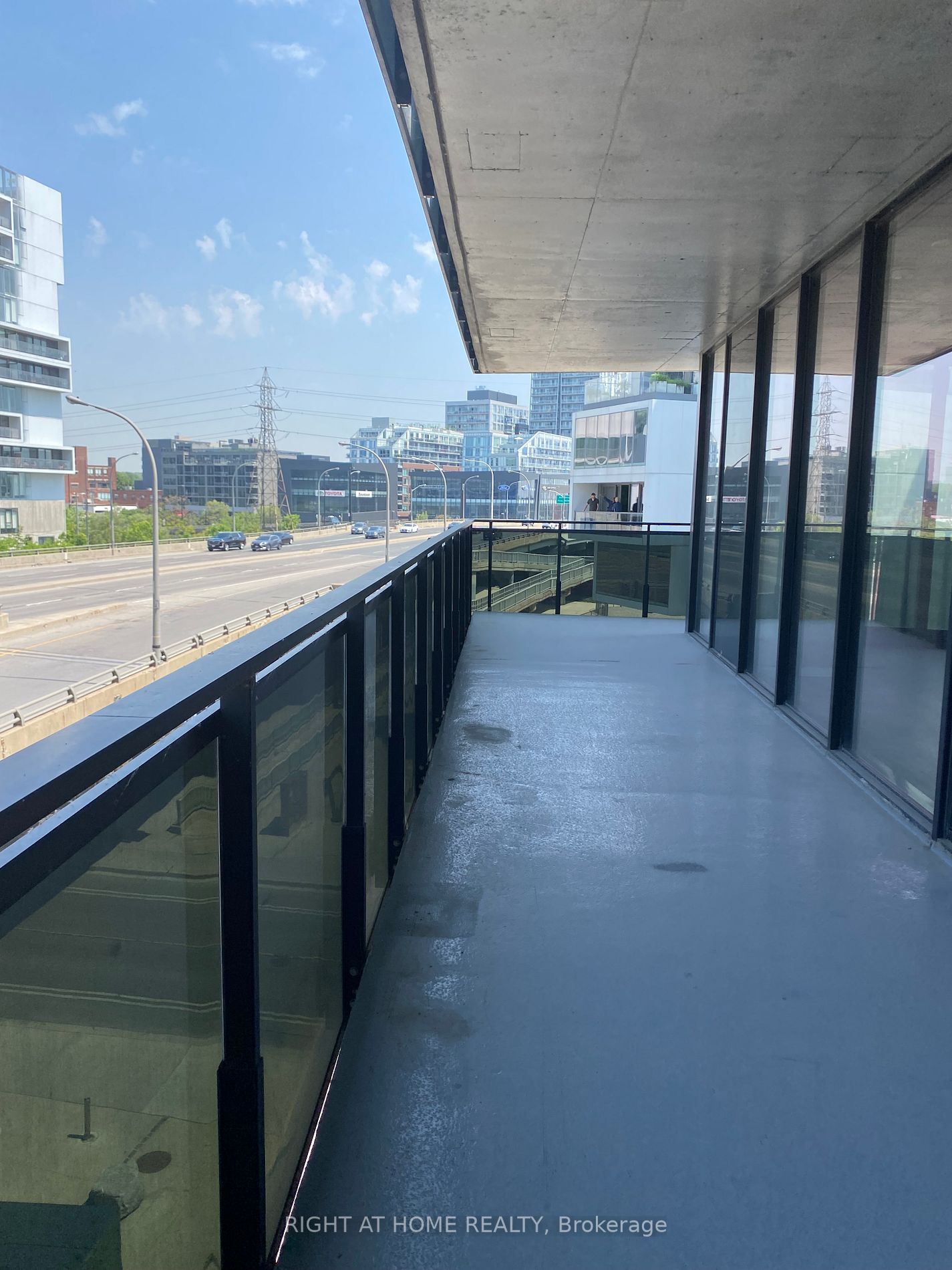 21 Lawren Harris Sq 413