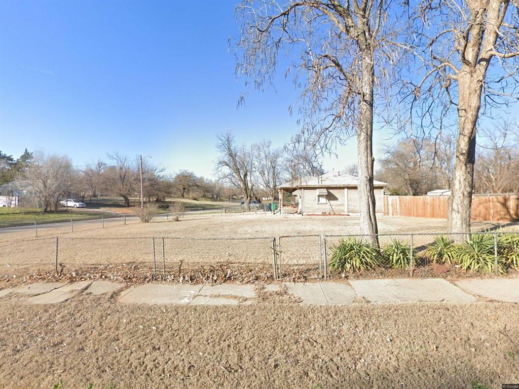 Nice corner lot!