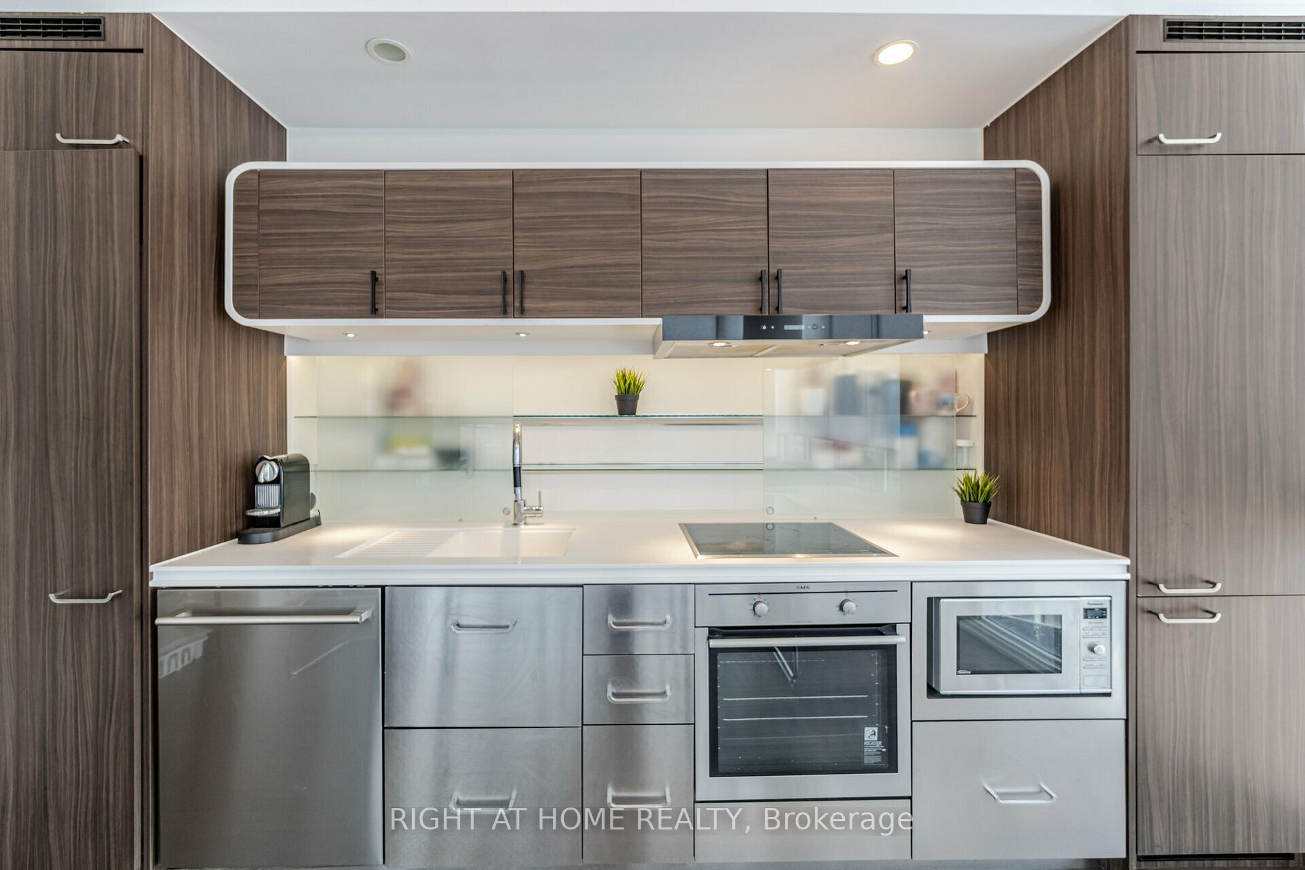 45 E Charles St 3910