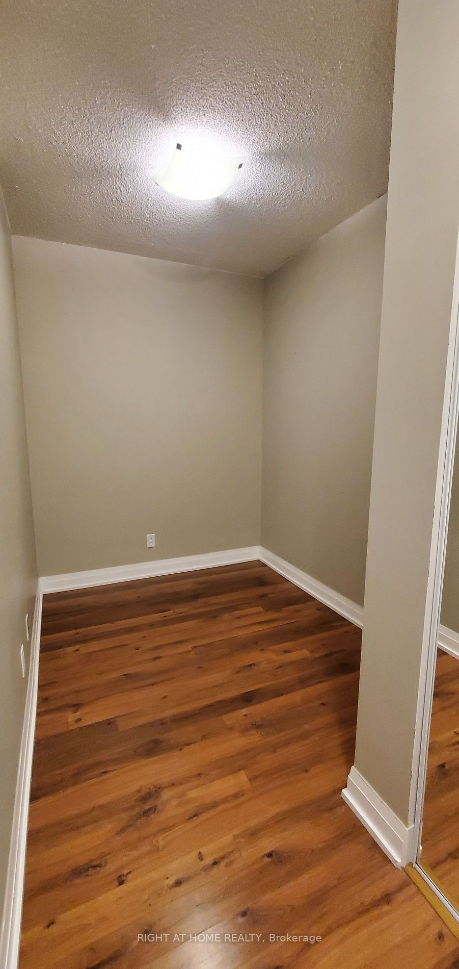 75 North Park Rd 812