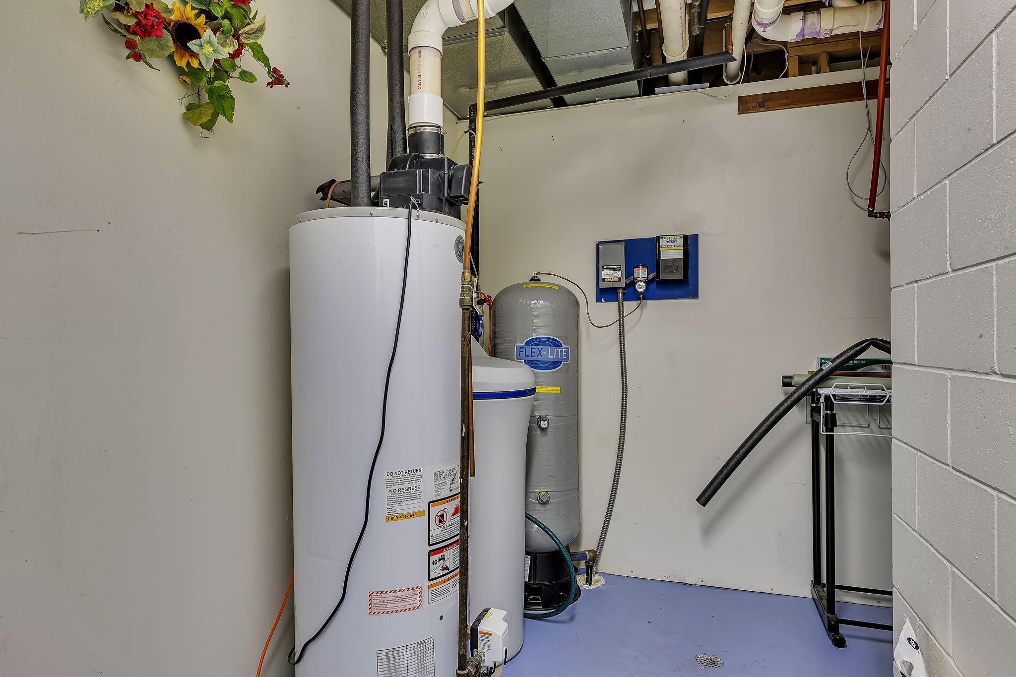 10315 Ferry Point Place NW