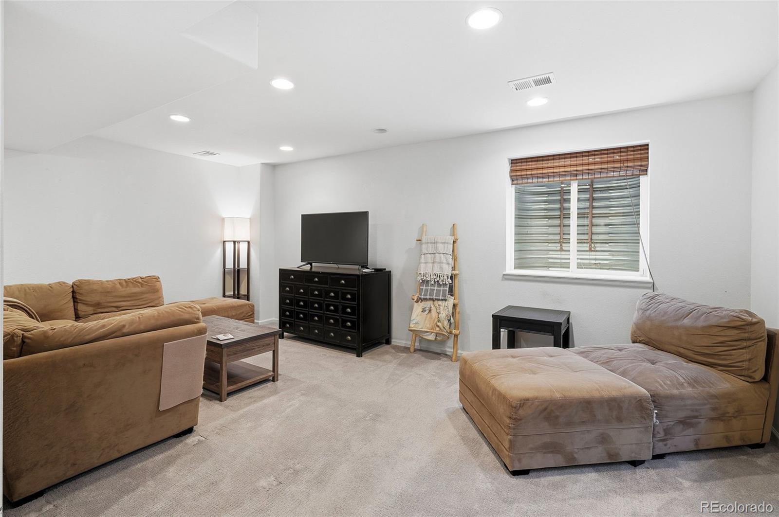 9577 High Cliffe Street
