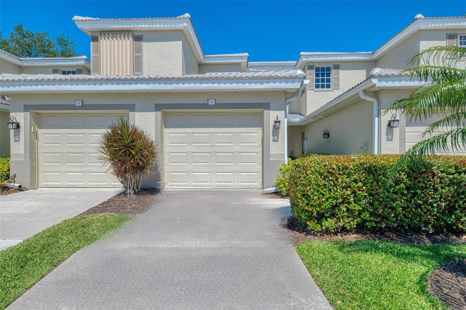 3433 Grand Vista Court 102