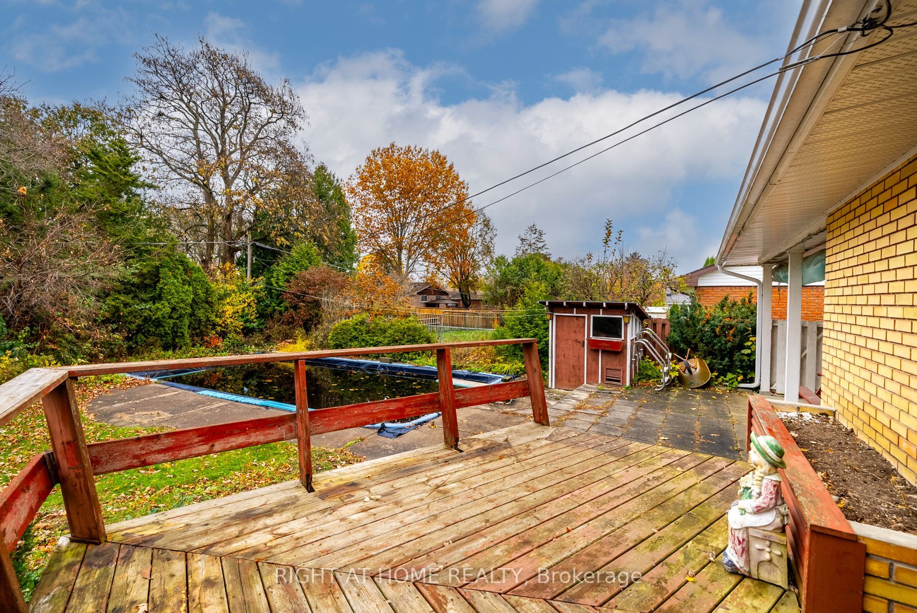 8 Sunset Dr