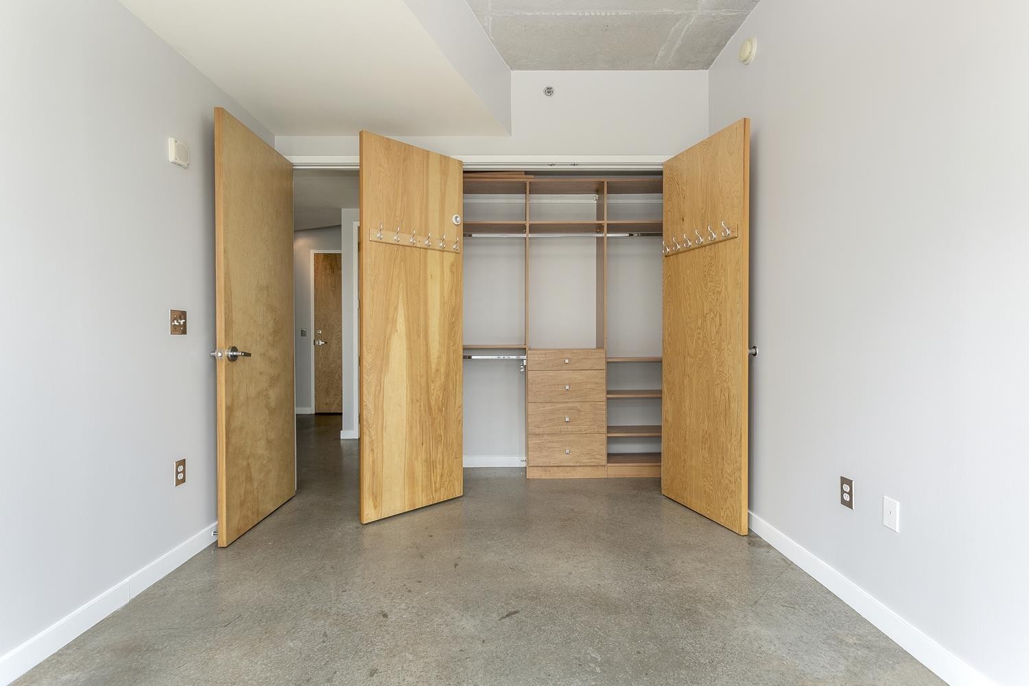 600 12th Ave S 1110