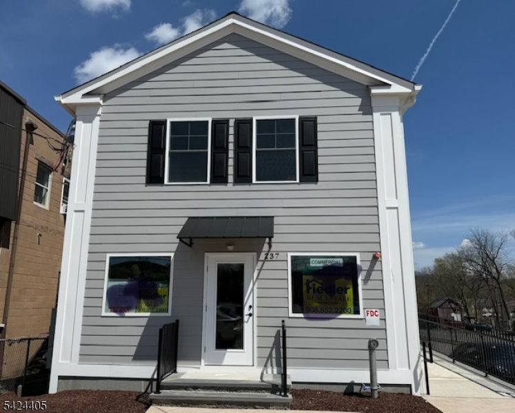 237 Main St, Hackettstown NJ