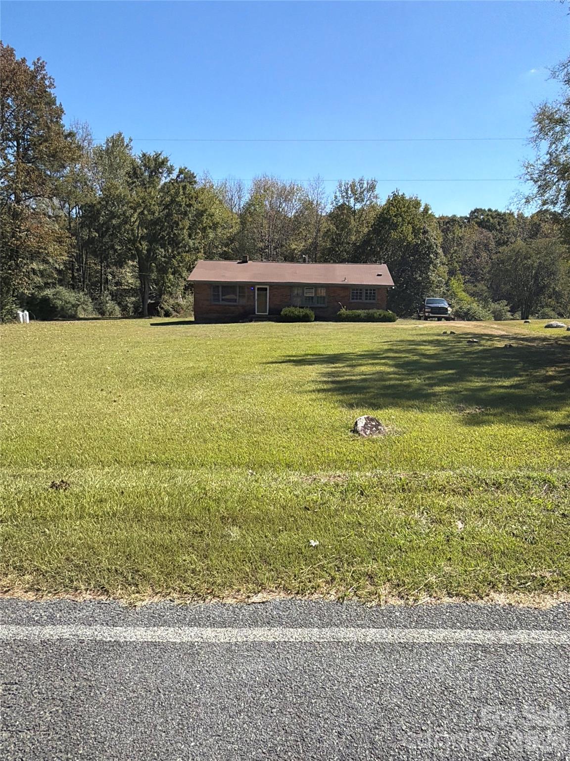 Exceptional investment opportunity located at 4807 John Craig Rd in desirable Waxhaw, NC. Perfect for investors looking to add a high-potential property to their portfolio, whether for a buy-and-hold rental strategy, flip, or value-add project. Situated in a rapidly growing area with strong market demand and excellent long-term appreciation potential. Bring your vision to capitalize on this prime property with endless possibilities—schedule your showing today!1