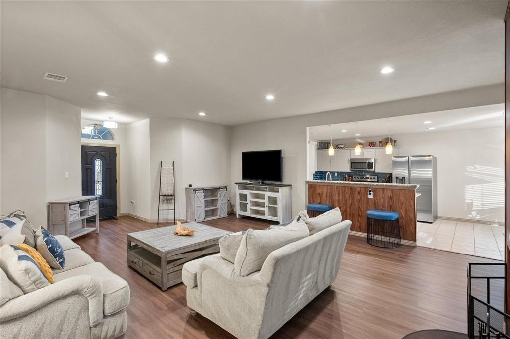 1708 Country Crest Lane