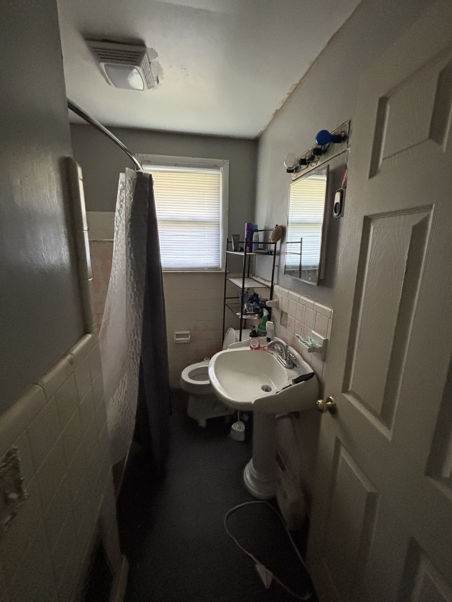 454 Carman Ave