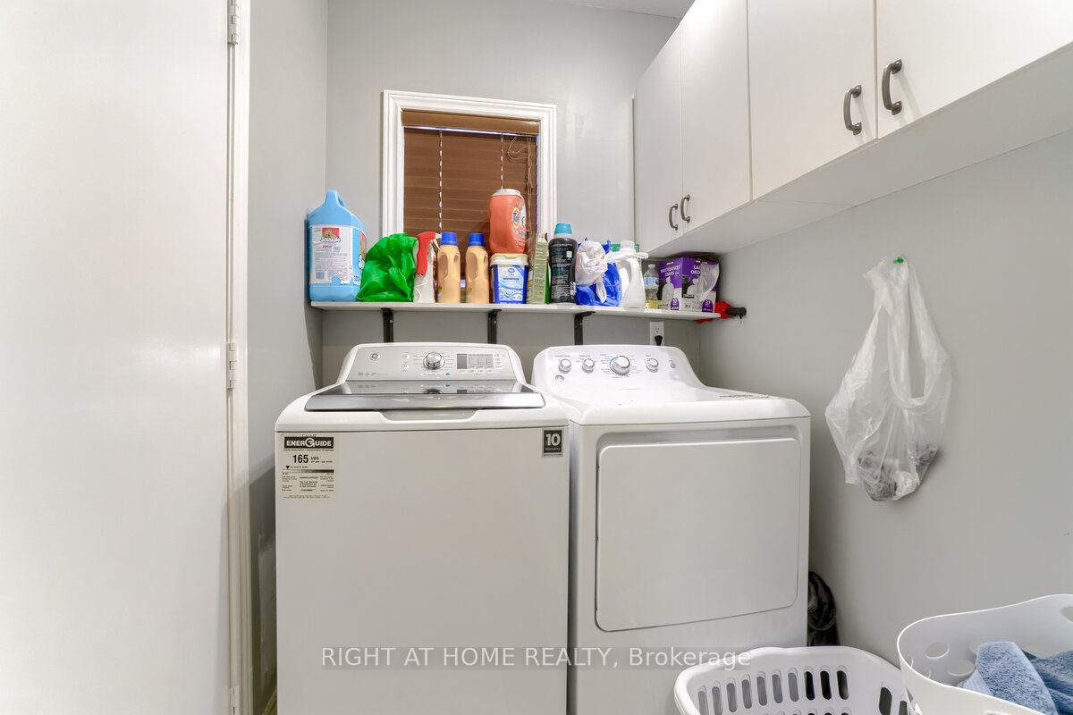 3020 Hawktail Cres L5M 6W3