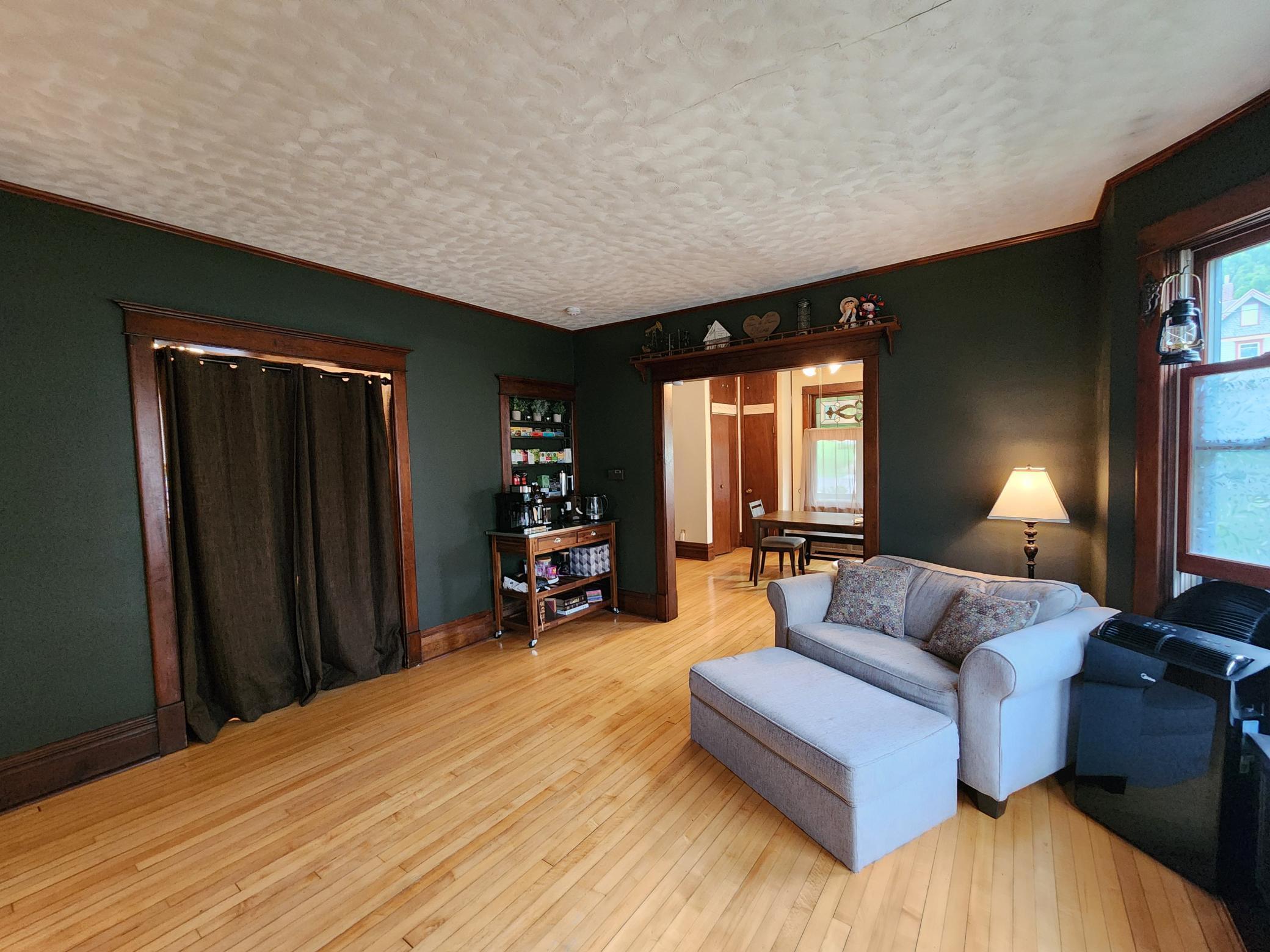737 West Avenue