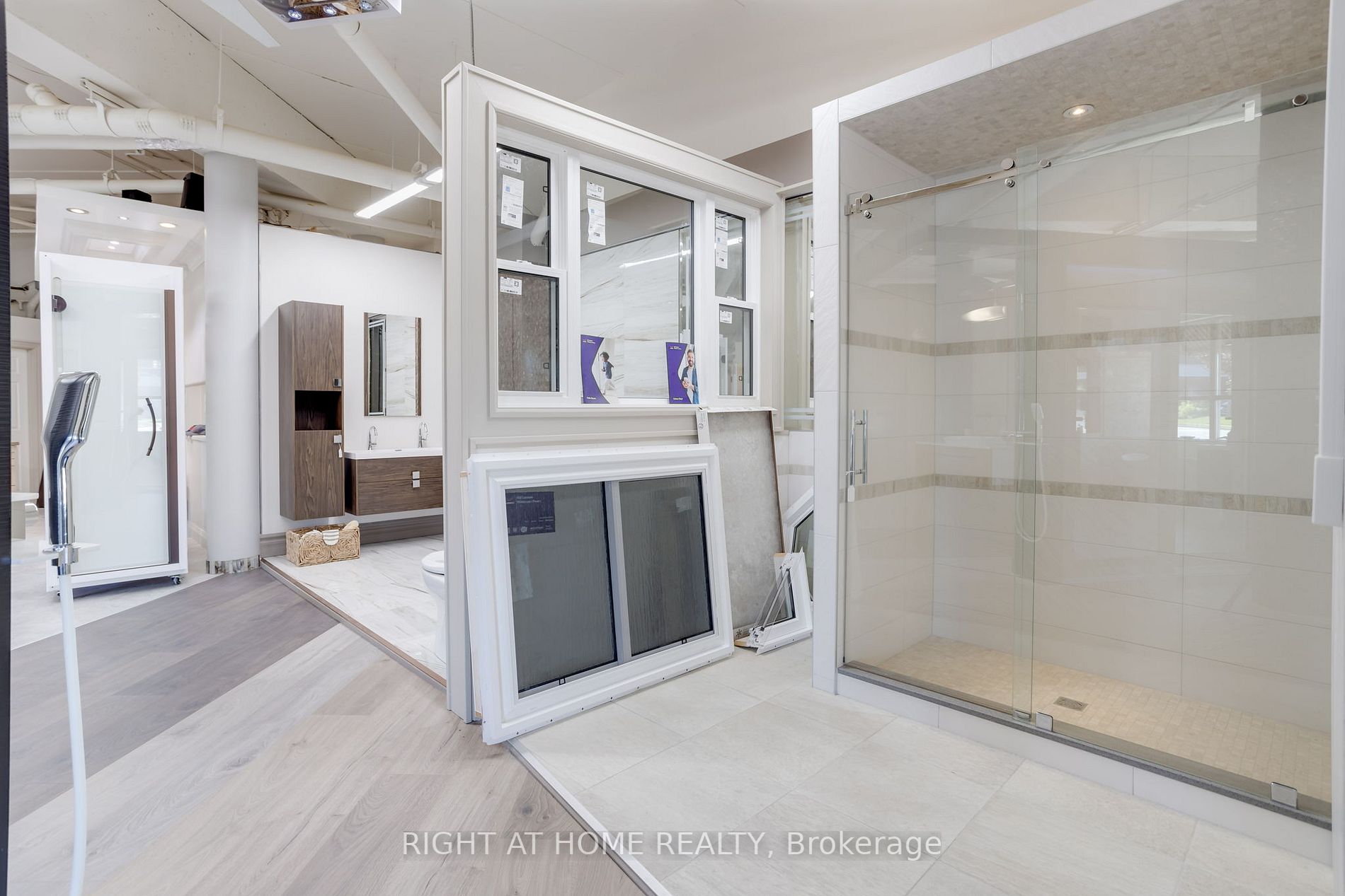 160 Wellington St 2