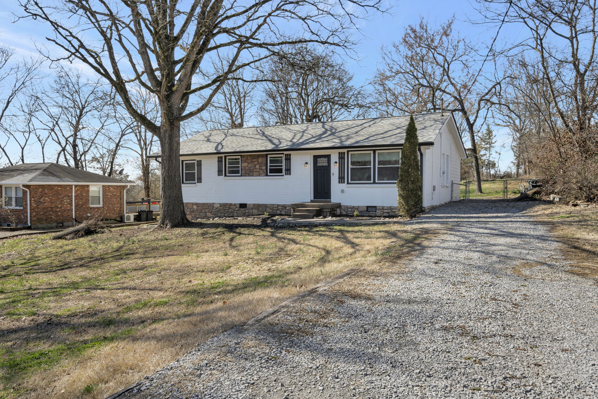 LOCATION, LOCATION, LOCATION! Minutes to i-65, shopping, restaurants. Short drive to downtown and airport. Recently renovated 4 bedroom, 3 full bath home that sits on over 1/2 acre lot. LOTS of natural light. Steps from Anchor High Marina-Rudder restaurant. Recreation Area with park, volleyball, gazebo, and boat ramp just over half a mile away. Pets allowed with non refundable deposit (max 2) Non refundable application fee of $55.