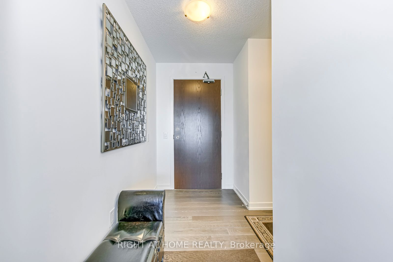 2560 W Eglinton Ave 610