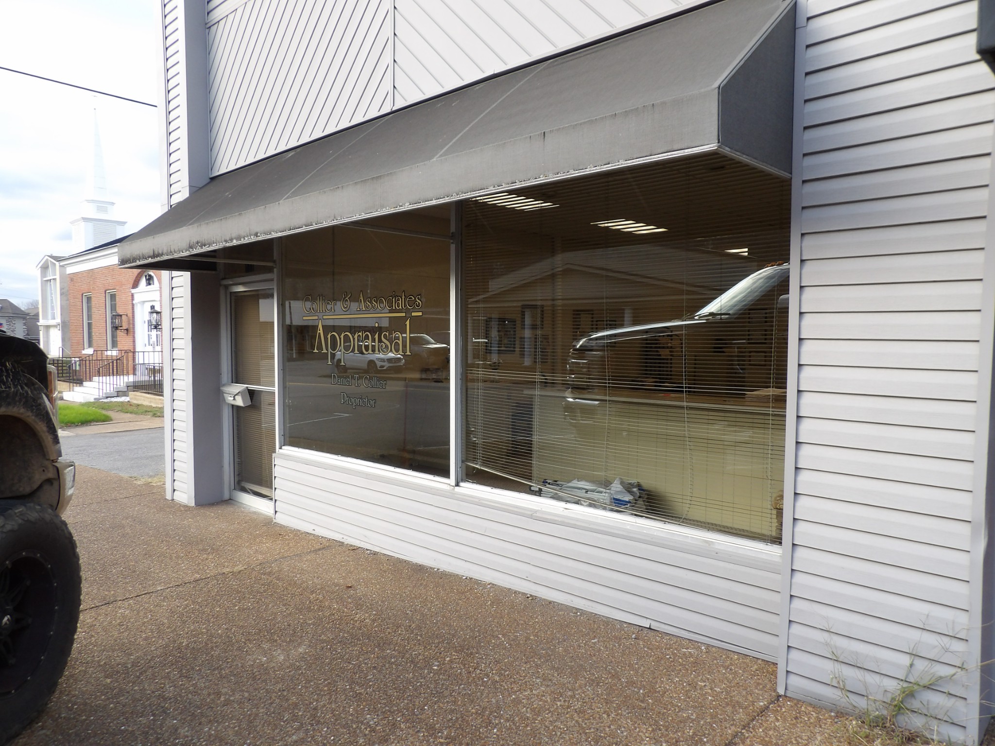 111 W Main St