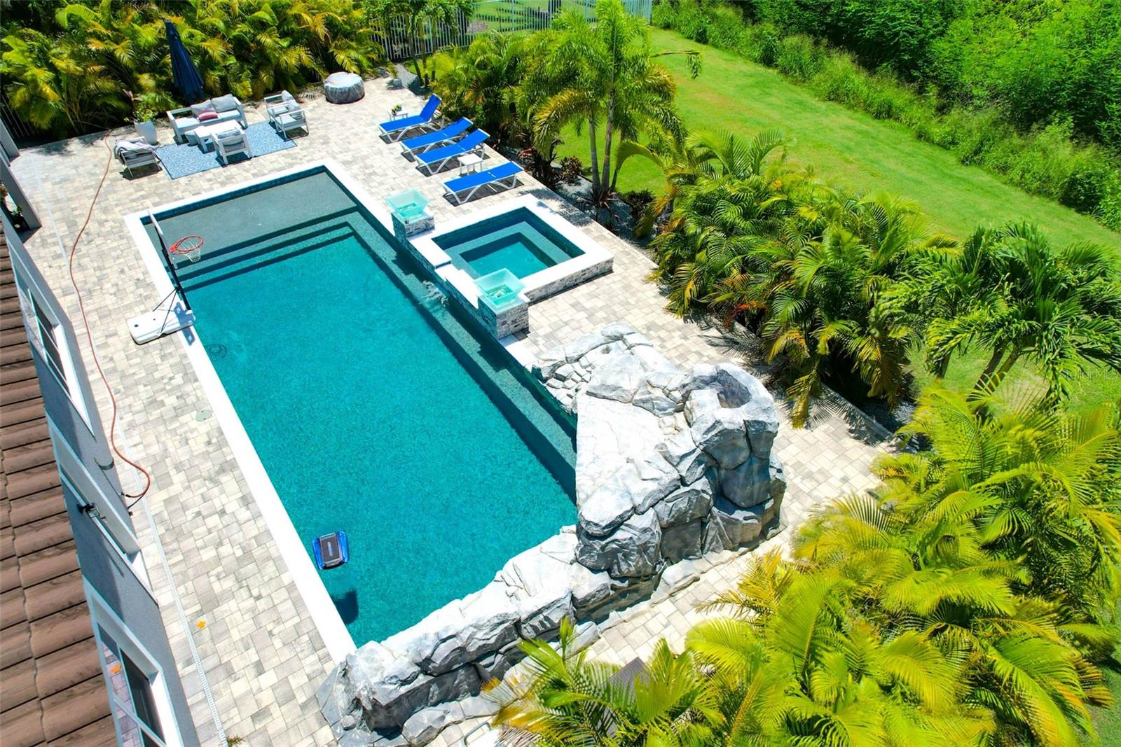 832 Manns Harbor Drive