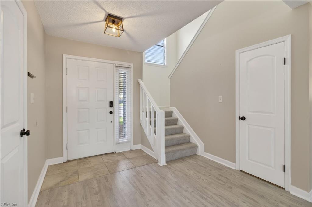 1512 Colonnade Drive