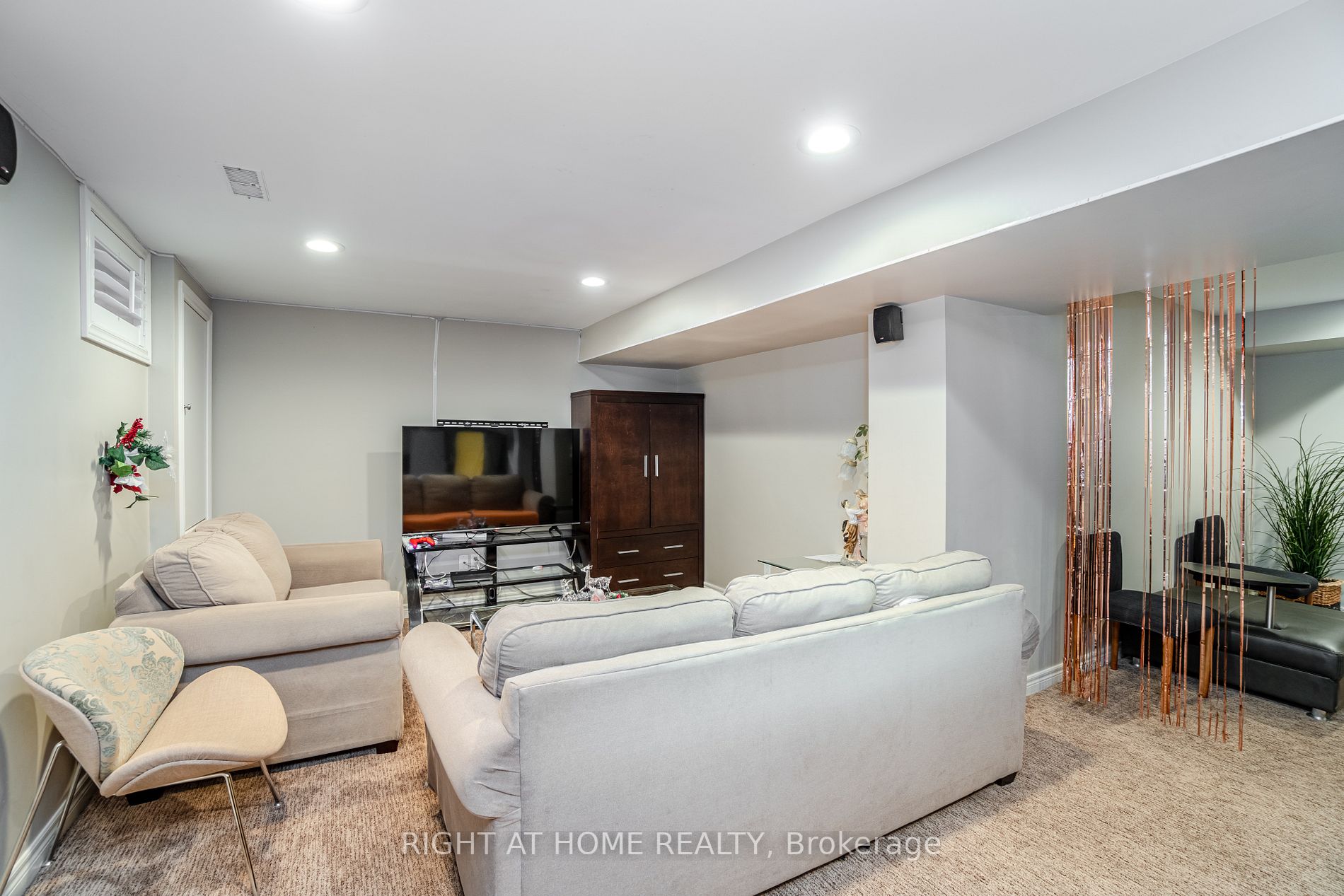 888 Kowal Dr