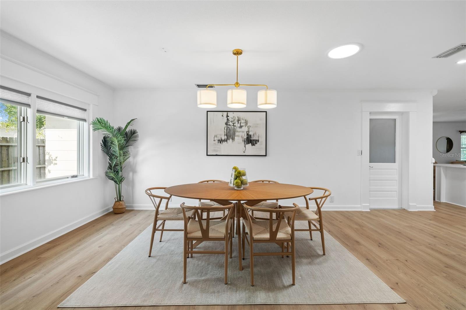 3913 W Eden Roc Circle