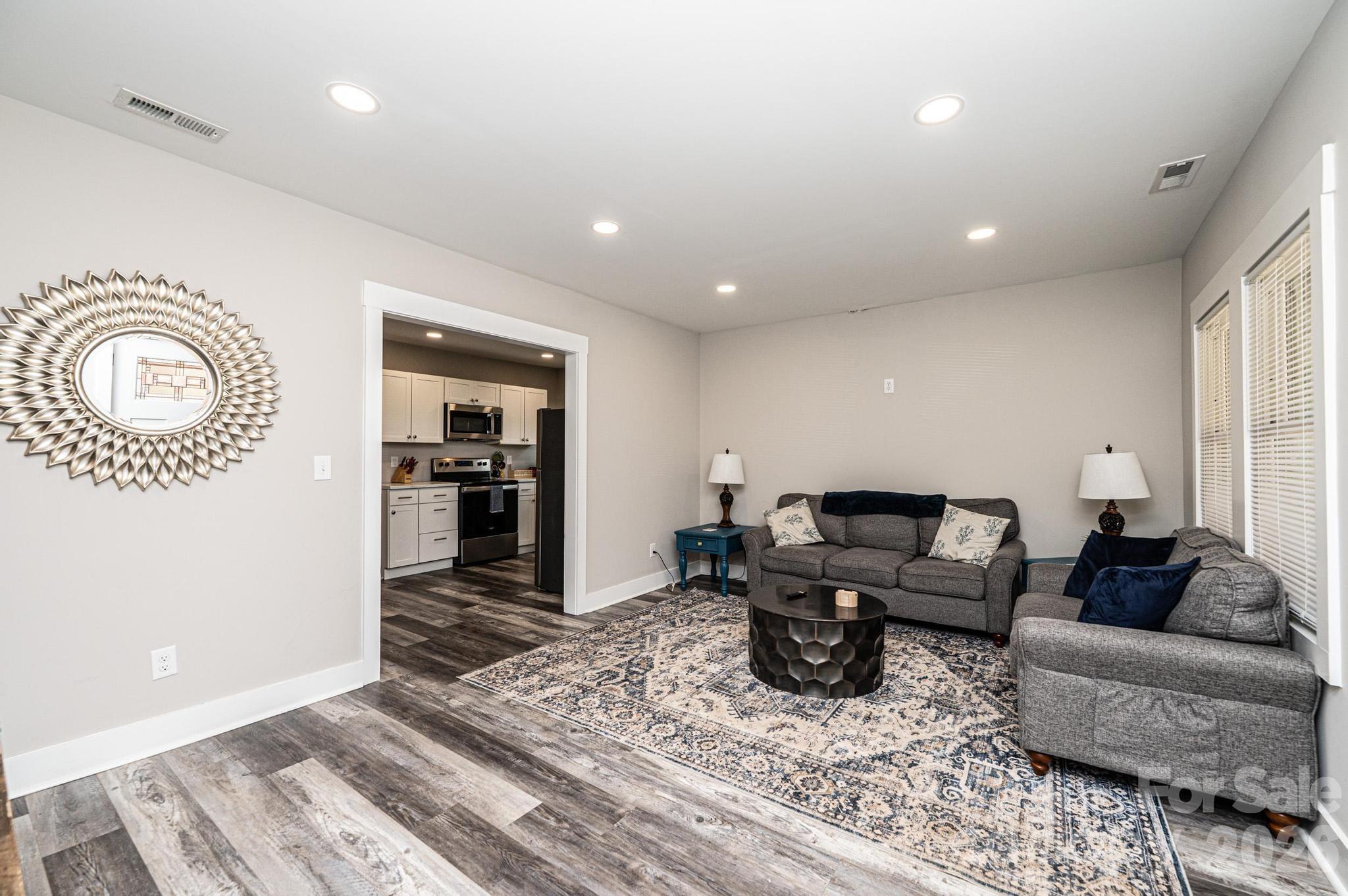 308 W Sycamore Street