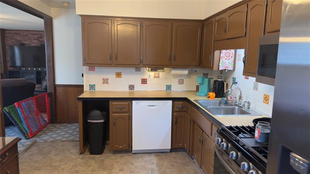 327 E Longfellow Street