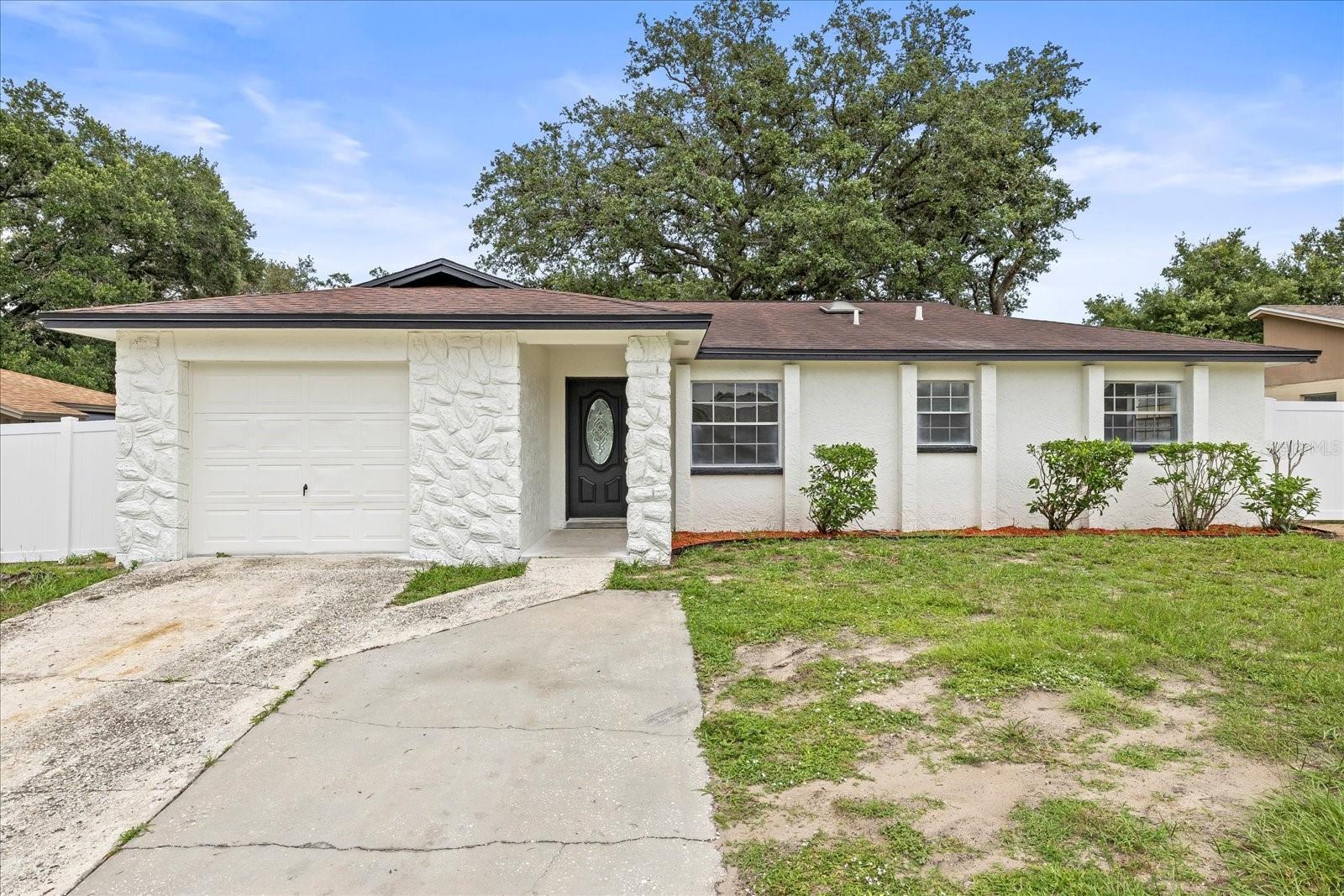 VA, Conventional Financing or Cash! Great opportunity for a first time home buyer or investor! BEAUTIFUL PROPERTY! 

Renovated property, great conditions, fresh paint throughout, move in ready, won’t last long on the market!

Excellent and convenient location! Nearby bus stop, close to shopping mall, hospital, schools, restaurants, parks, easy interstate access to downtown, airport, beaches and many other amenities.