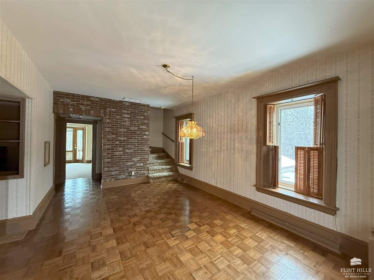 7100 Tuttle Creek Boulevard