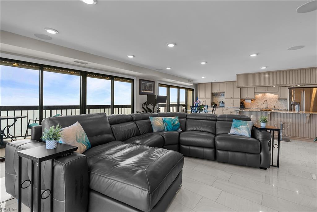 2830 Shore Drive 1103