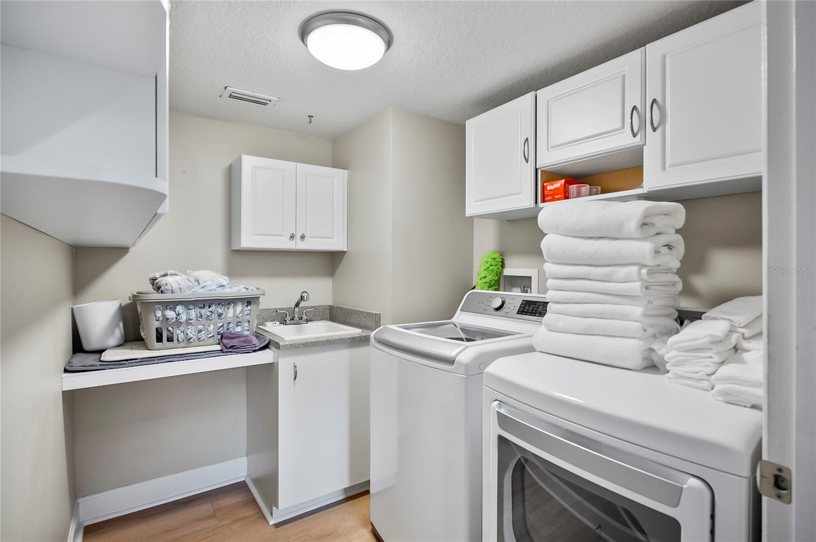 15 S Waterview Drive