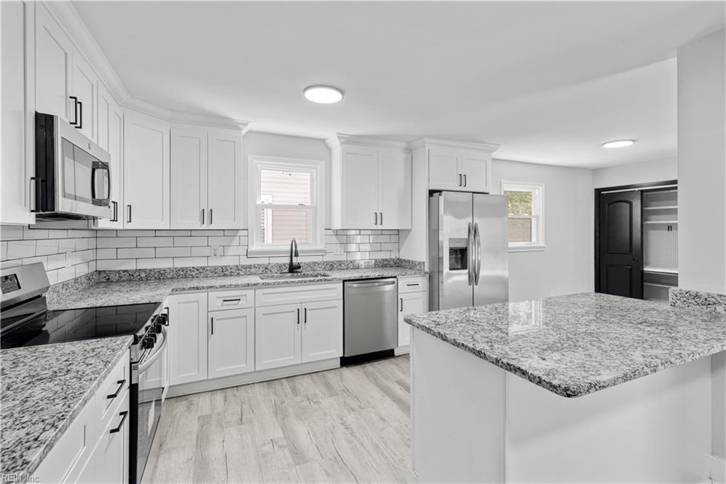 977 Wolcott Avenue, Norfolk, VA 