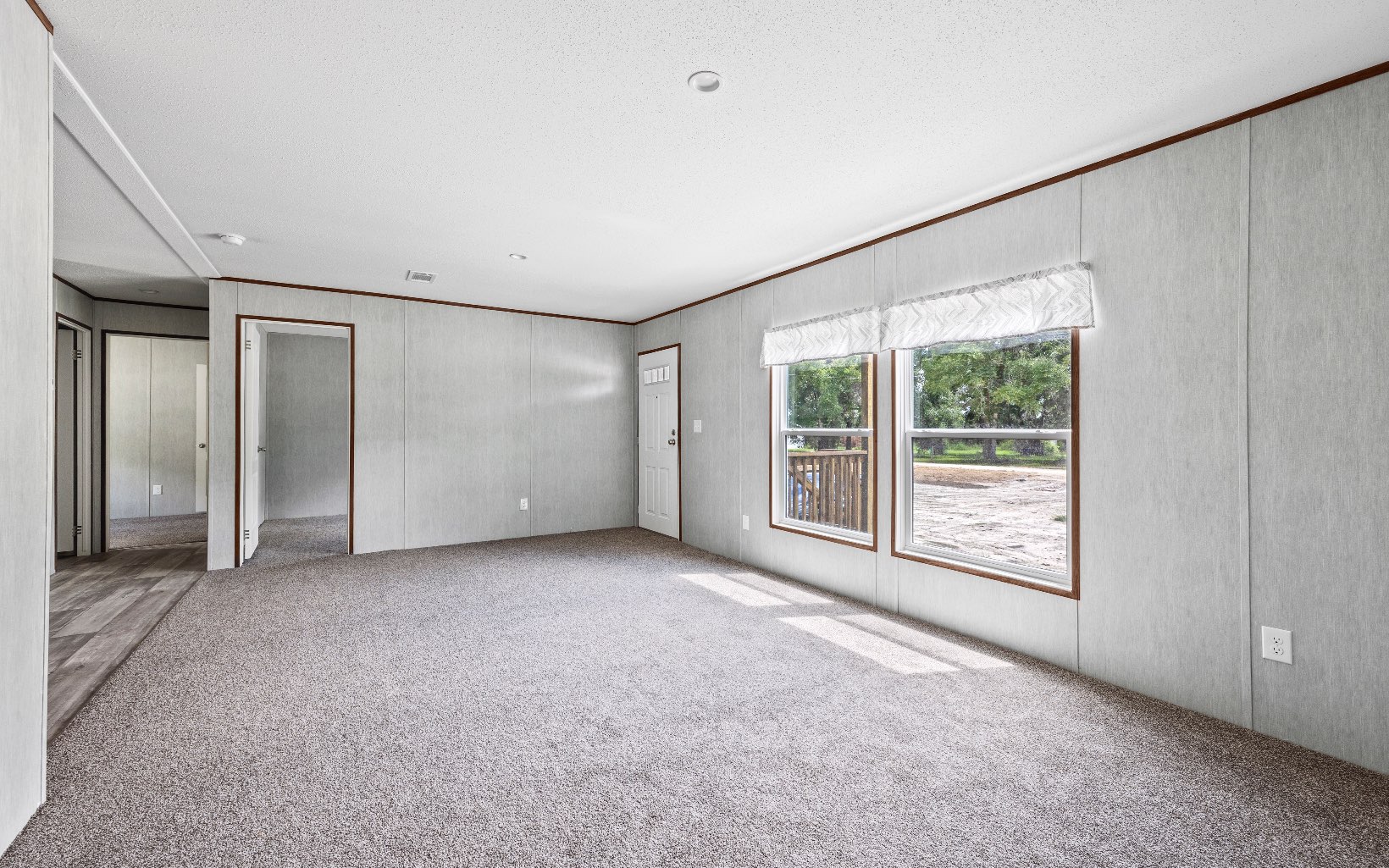 310 NE Weeping Willow Ln