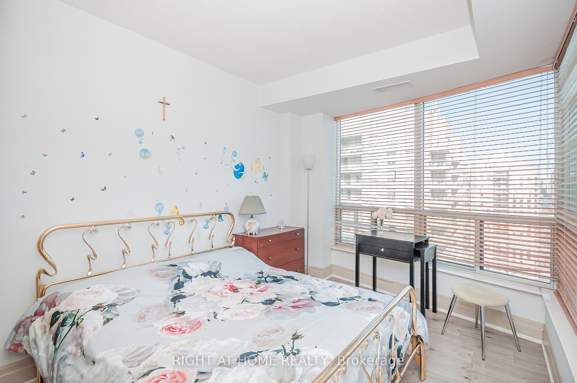 188 Doris Ave 2103