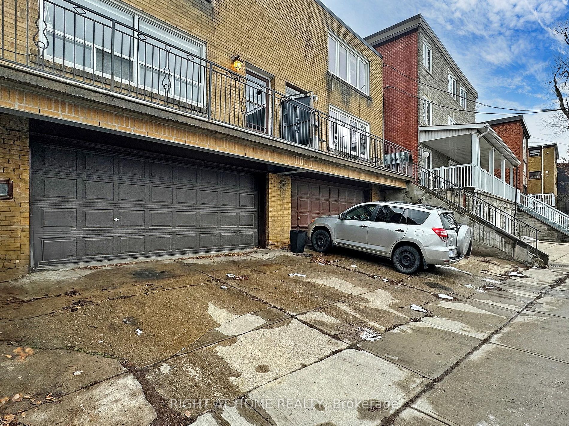 1270 Davenport Rd Upper