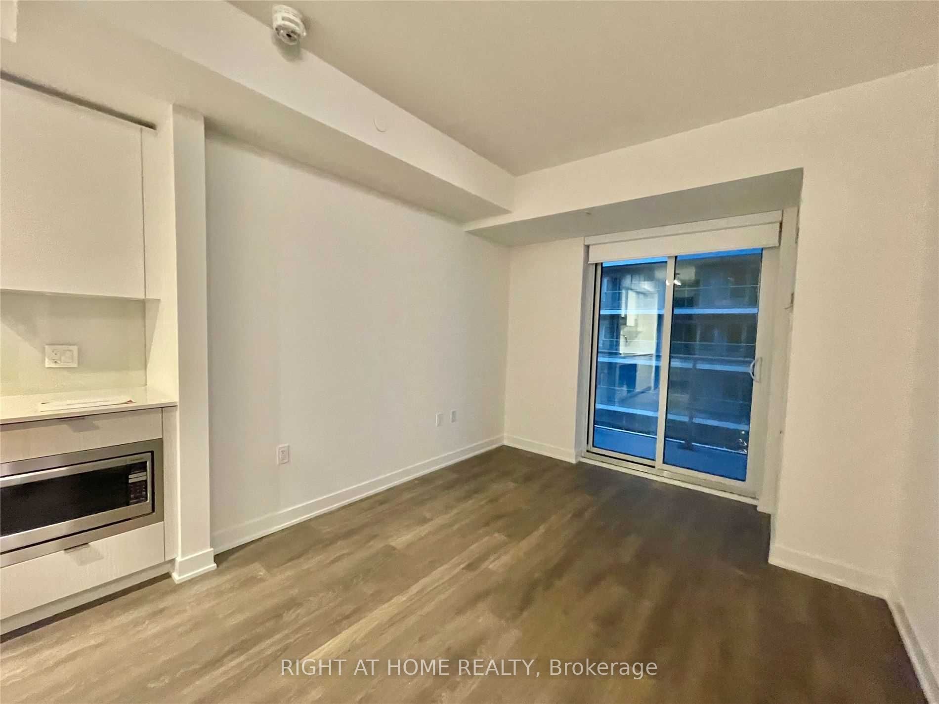 195 Redpath Ave 3116