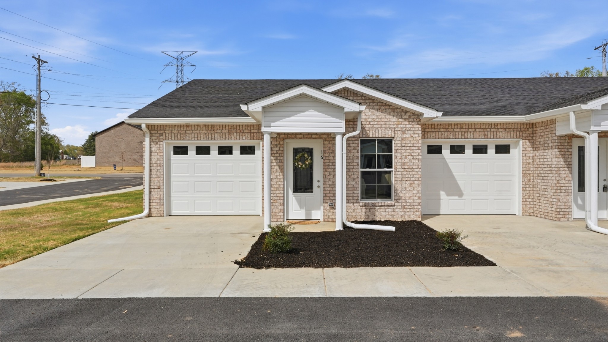 741 Kings Ln C-15