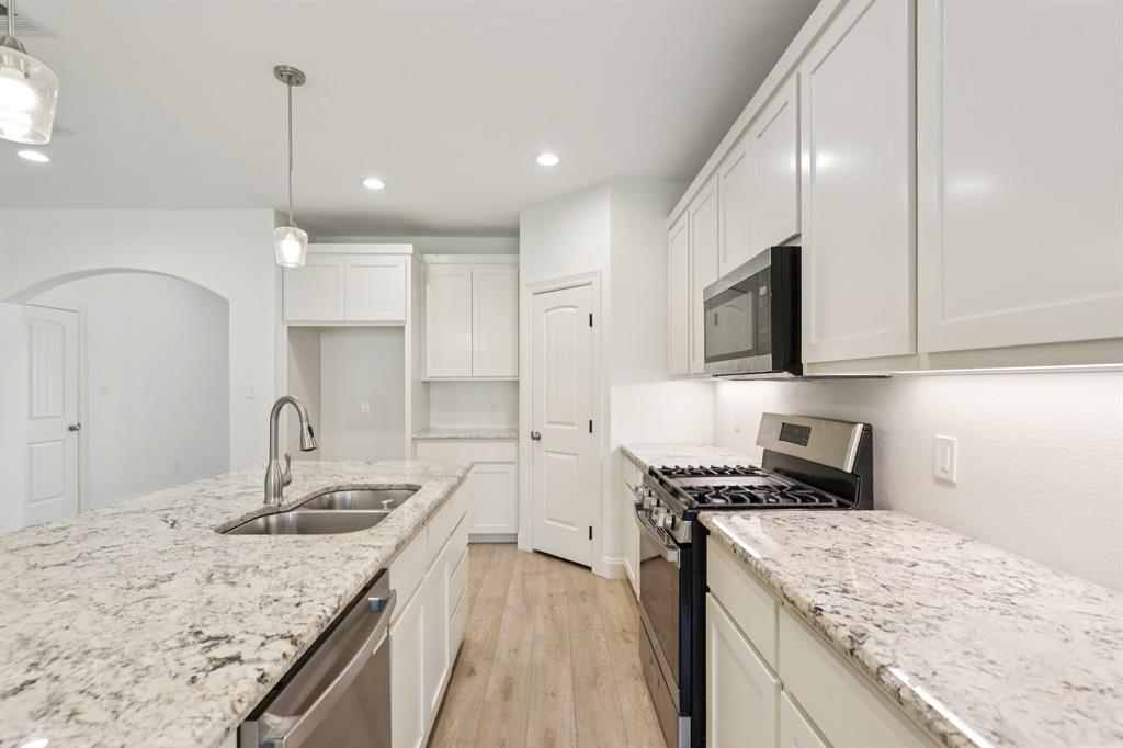 1702 Kings Lane