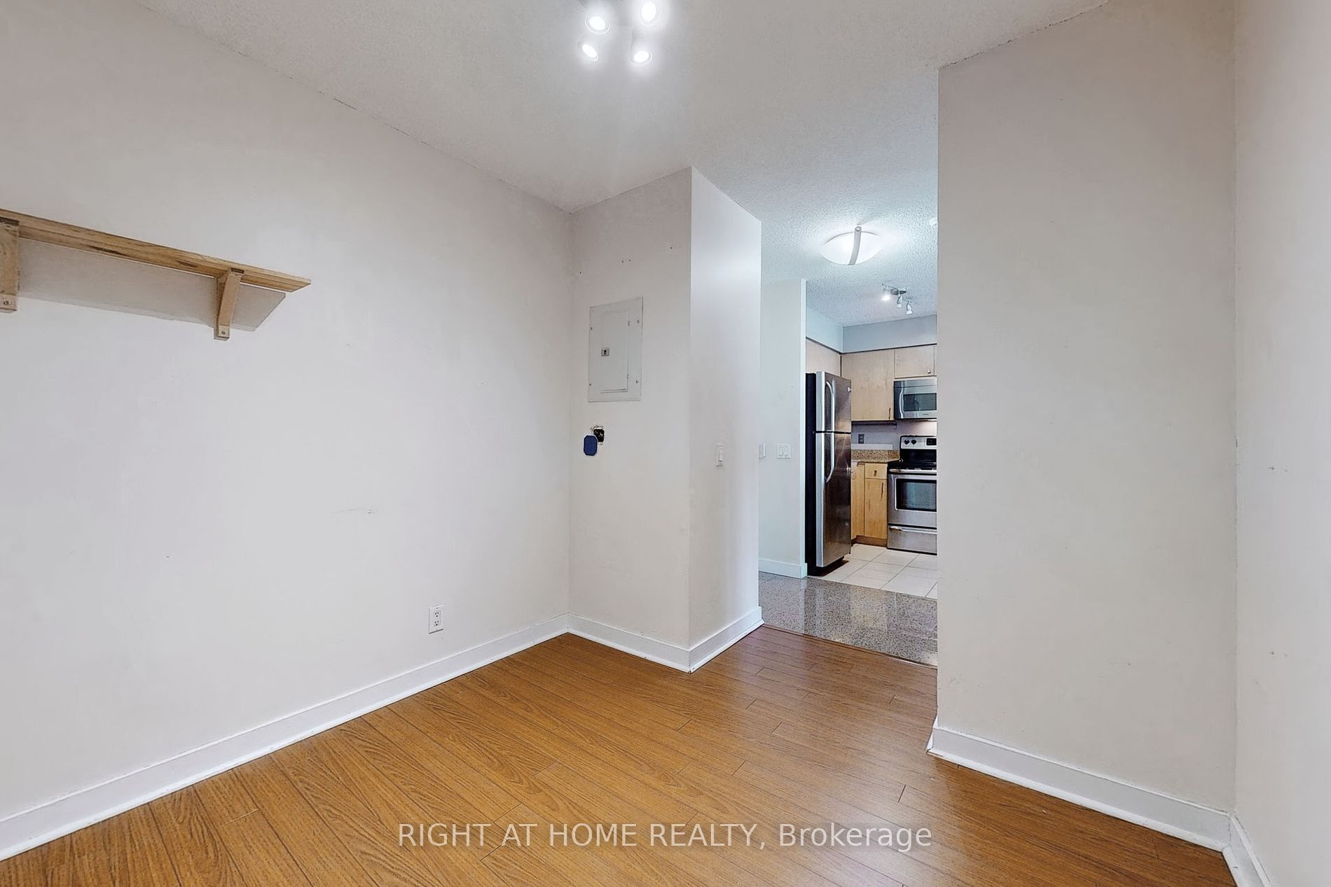 373 W Front St 2808