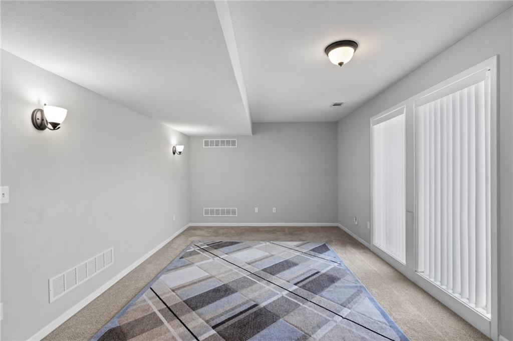 6720 N Cypress Avenue