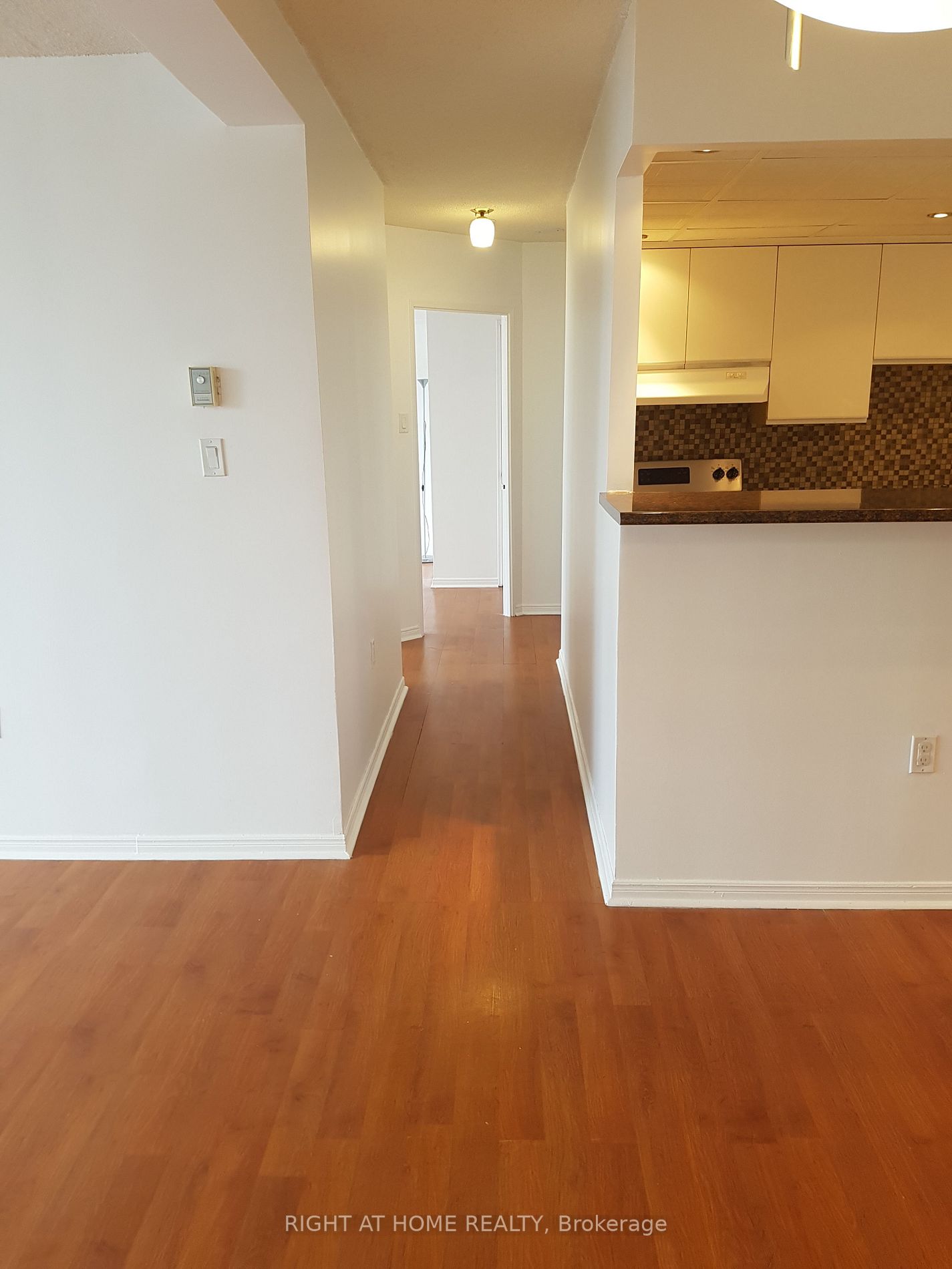 25 W Fairview Rd Ph3