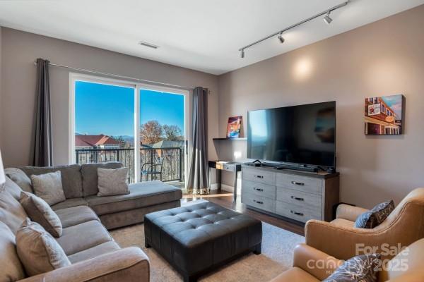 45 Asheland Avenue 500