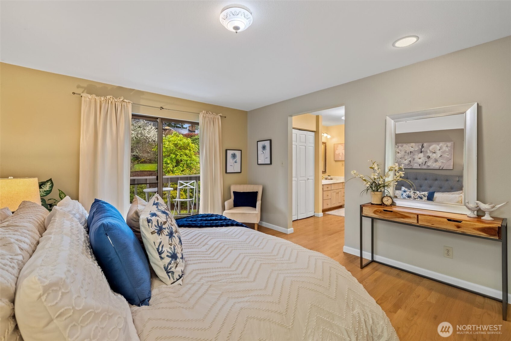 11818 Marine View Drive SW