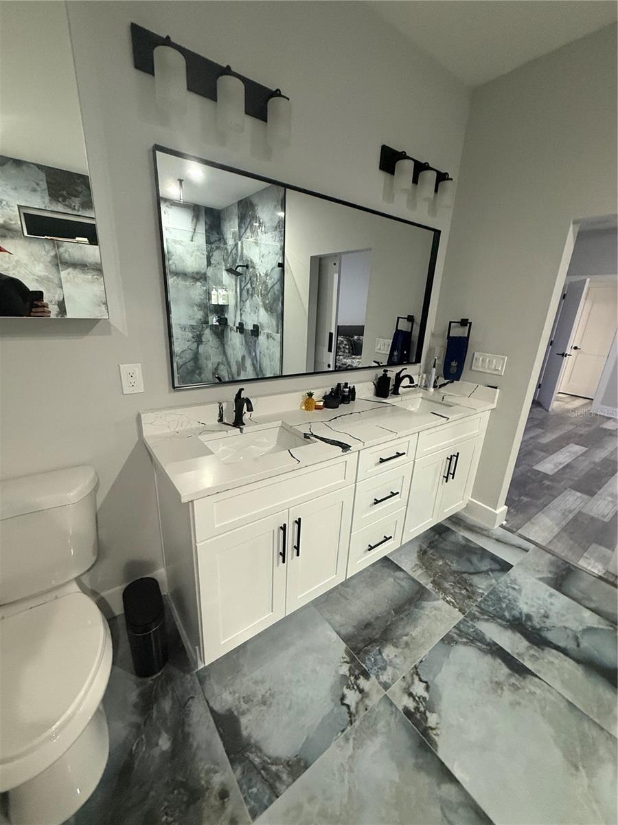 2308 W Saint Louis Street 1/2