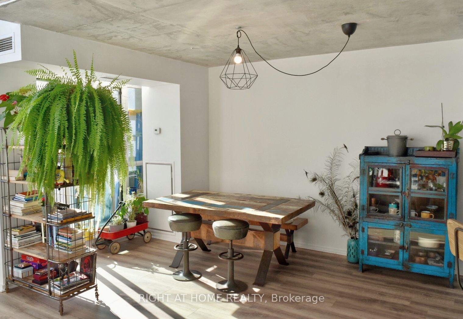 200 Manitoba St 317