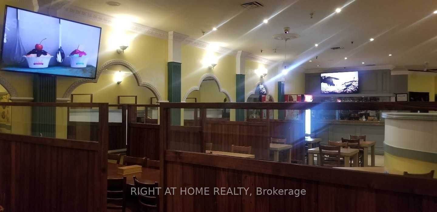 1170 W Burnhamthorpe Rd 15