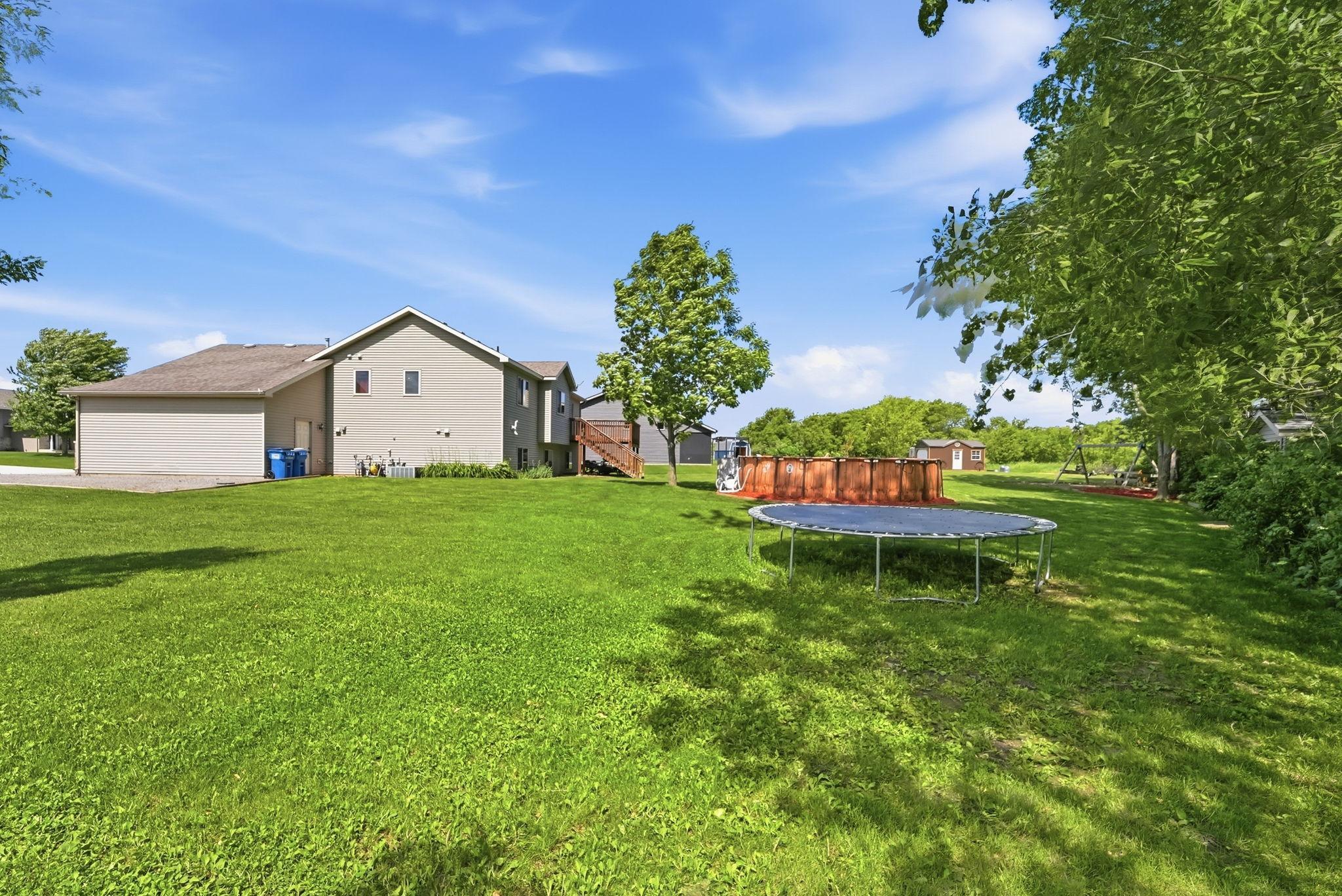 1306 Iris Lane NE