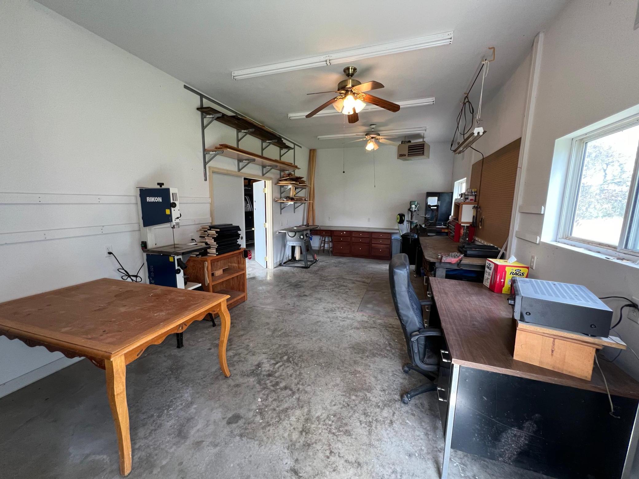 21060 Sunnyhill Lane